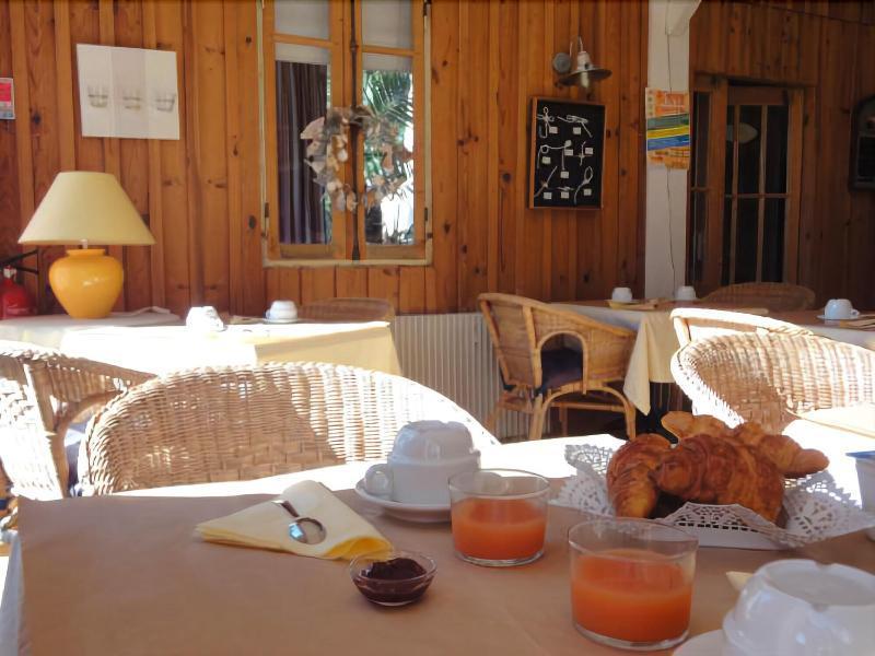 Hotel Le Grain De Sable Ares Bagian luar foto